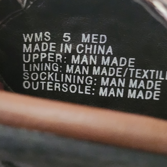 Used 2 Mudd Black and Brown And Gunmetal Grey and Brown Strappy Sandals - Picture 14 of 16